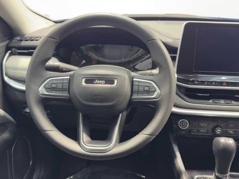 Used 2022 Jeep Compass Latitude FWD image 21