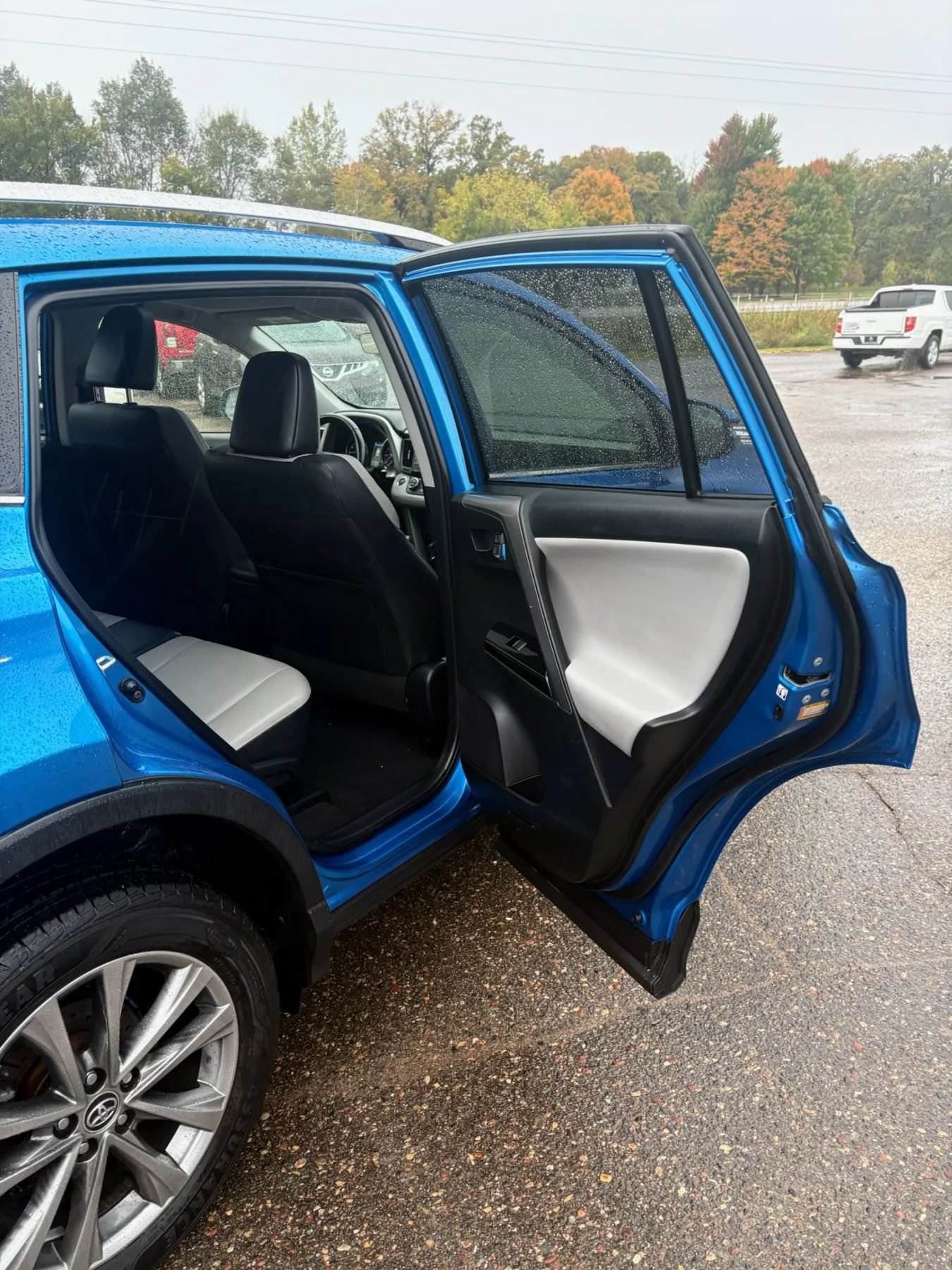 Used 2016 Toyota RAV4 Limited AWD/4WD image 31