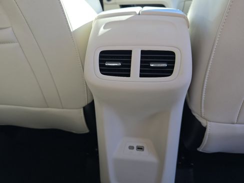 Used 2021 Buick Envision Essence image 28