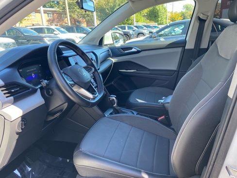 Used 2022 Volkswagen Taos SE image 13