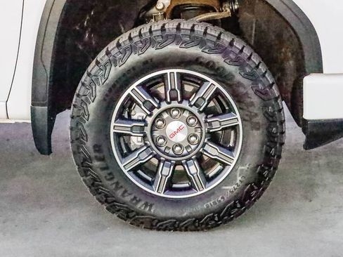 Used 2025 GMC Sierra 1500 AT4 image 10