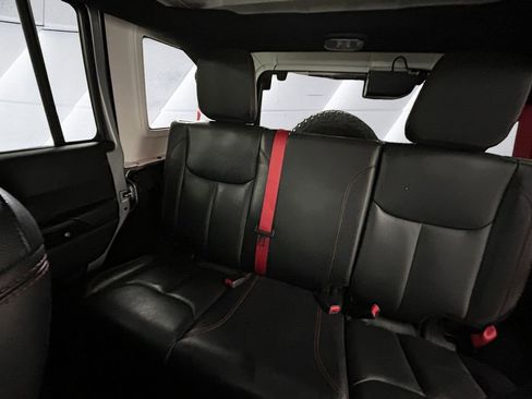 Used 2017 Jeep Wrangler Unlimited Rubicon AWD/4WD image 18
