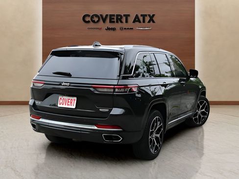 Used 2023 Jeep Grand Cherokee Summit AWD/4WD image 5