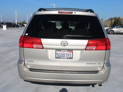 Used 2004 Toyota Sienna LE image 4