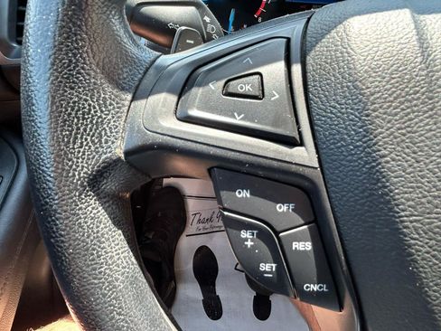 Used 2018 Ford Edge SE FWD image 18
