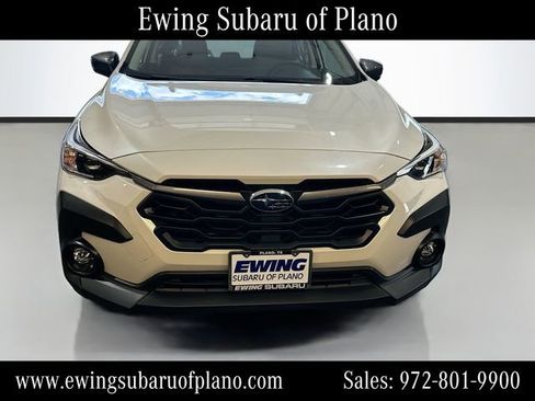 Used 2024 Subaru Crosstrek 2.0i Premium AWD/4WD image 2