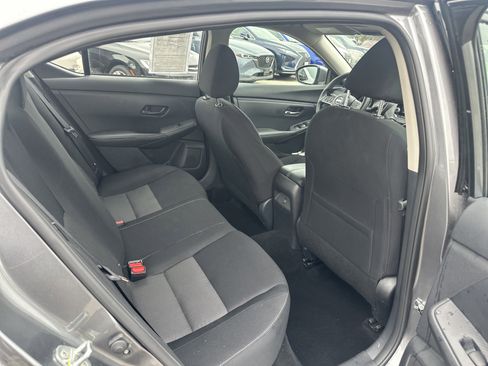 Used 2024 Nissan Sentra SV FWD image 15
