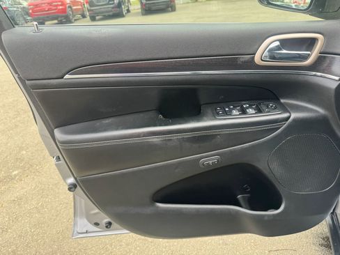 Used 2014 Jeep Grand Cherokee Limited w/ Trailer Tow Group IV image 16