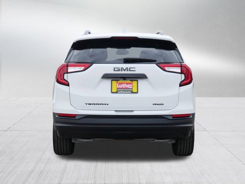 Used 2024 GMC Terrain SLE w/ Driver Convenience Package image 6
