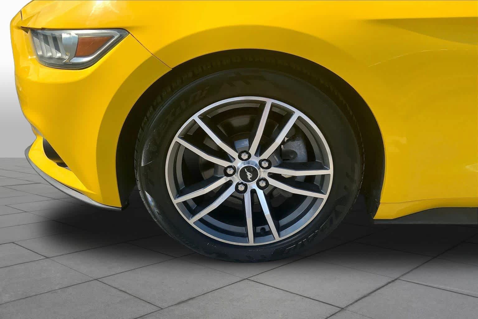 Used 2015 Ford Mustang Premium RWD image 10