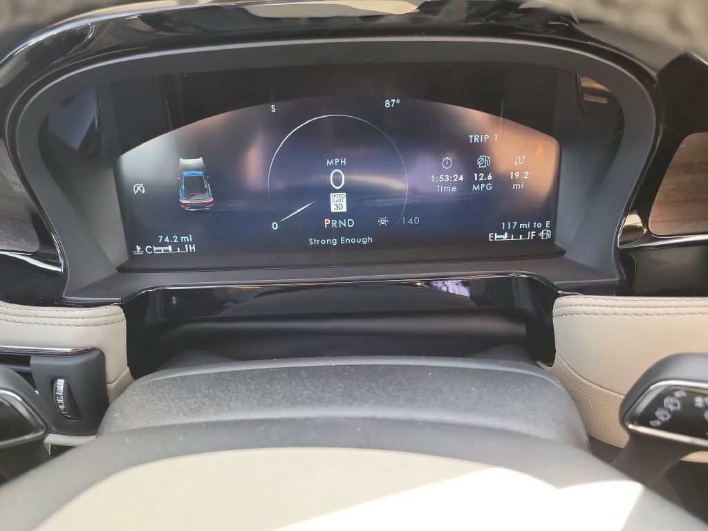 Used 2026 Lincoln Corsair Reserve FWD image 31
