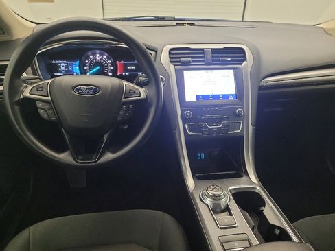 Used 2020 Ford Fusion SE image 22