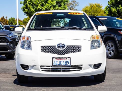 Used 2008 Toyota Yaris 2-Door Hatchback FWD image 2