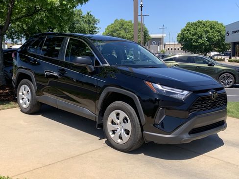 Used 2023 Toyota RAV4 LE image 2