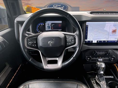 Used 2023 Ford Bronco Badlands AWD/4WD image 5