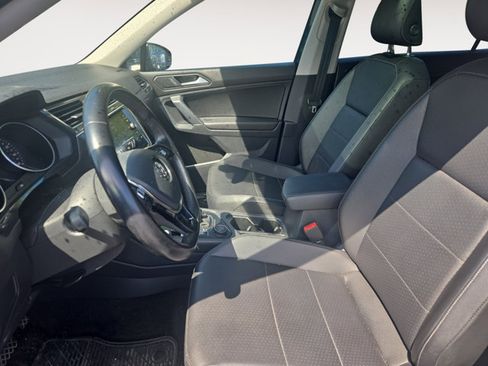Used 2018 Volkswagen Tiguan SE AWD/4WD image 9