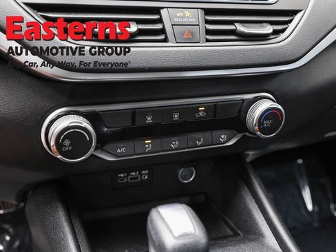 Used 2020 Nissan Altima 2.5 S AWD/4WD image 19
