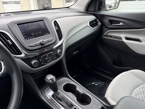Used 2021 Chevrolet Equinox LS image 22