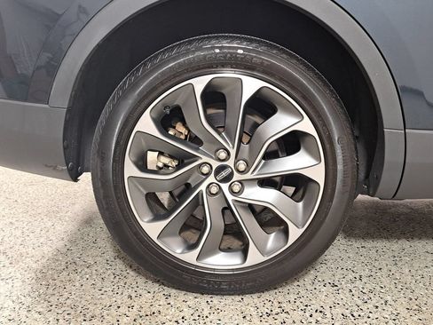 Certified 2022 Lincoln Nautilus Reserve AWD/4WD image 5