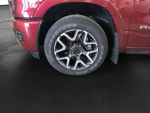 Used 2025 RAM 1500 Laramie AWD/4WD image 9