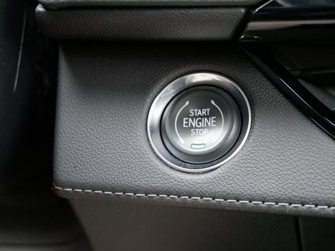 Used 2025 Buick Enclave Avenir w/ Trailering Package, 5000 lbs. image 25