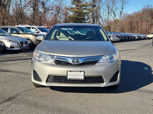Used 2014 Toyota Camry LE image 2