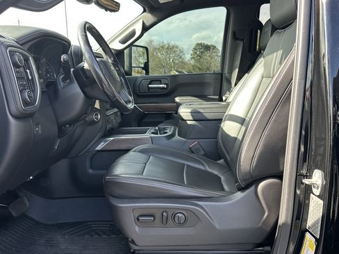 Used 2020 Chevrolet Silverado 2500 High Country w/ Z71 Off-Road Package image 9