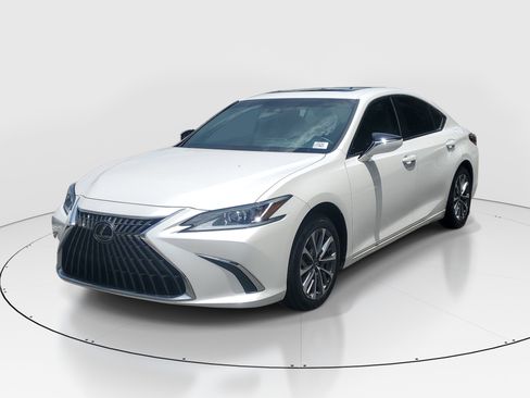 Certified 2023 Lexus ES 350 w/ Accessory Package (Z2) FWD image 3