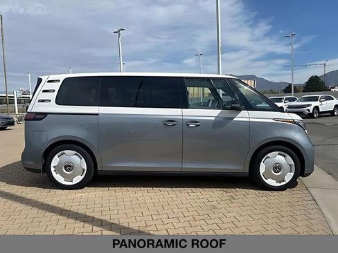 Used 2025 Volkswagen ID. Buzz 1st Edition image 2