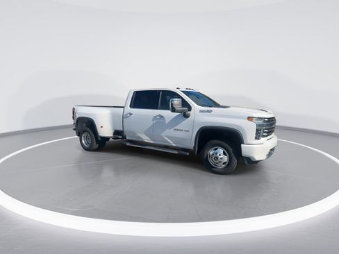 Used 2020 Chevrolet Silverado 3500 High Country image 2