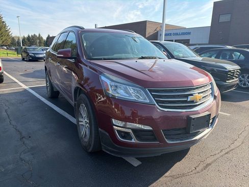 Used 2015 Chevrolet Traverse LT image 4