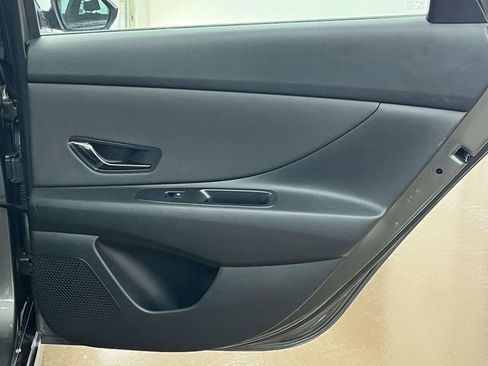 Certified 2025 Hyundai Elantra SEL FWD image 22