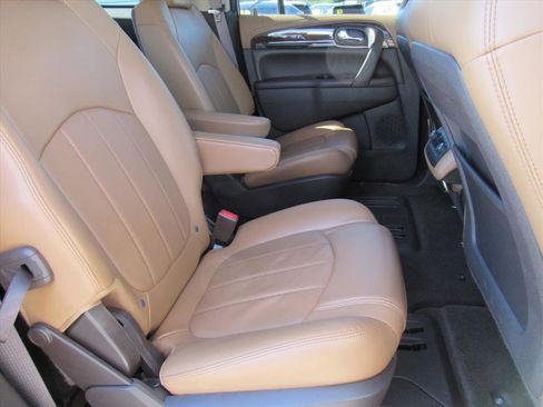 Used 2017 Buick Enclave Premium image 28