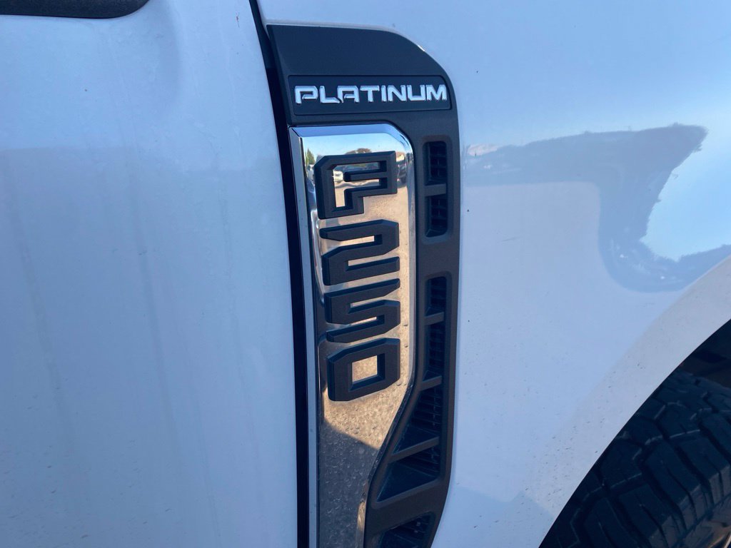 Used 2023 Ford F250 Platinum AWD/4WD image 5