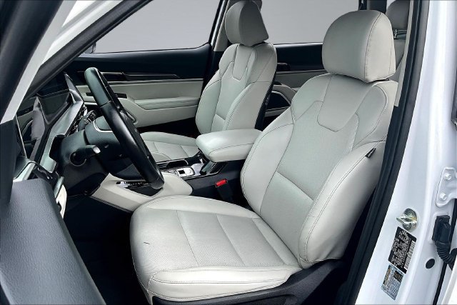 Certified 2023 Kia Telluride S w/ S Sunroof Package AWD/4WD image 21