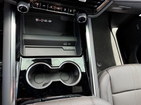 New 2026 Chevrolet Tahoe High Country RWD image 27