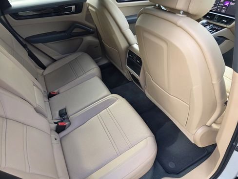 Used 2021 Porsche Cayenne S AWD/4WD image 28