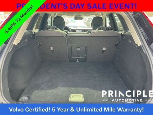 Certified 2025 Volvo XC60 B5 Core image 34