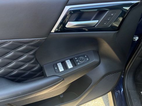 Used 2022 Mitsubishi Outlander SEL image 12