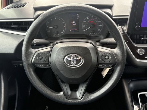 Used 2025 Toyota Corolla LE image 15