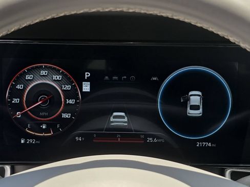 Used 2025 Hyundai Elantra SEL FWD image 19