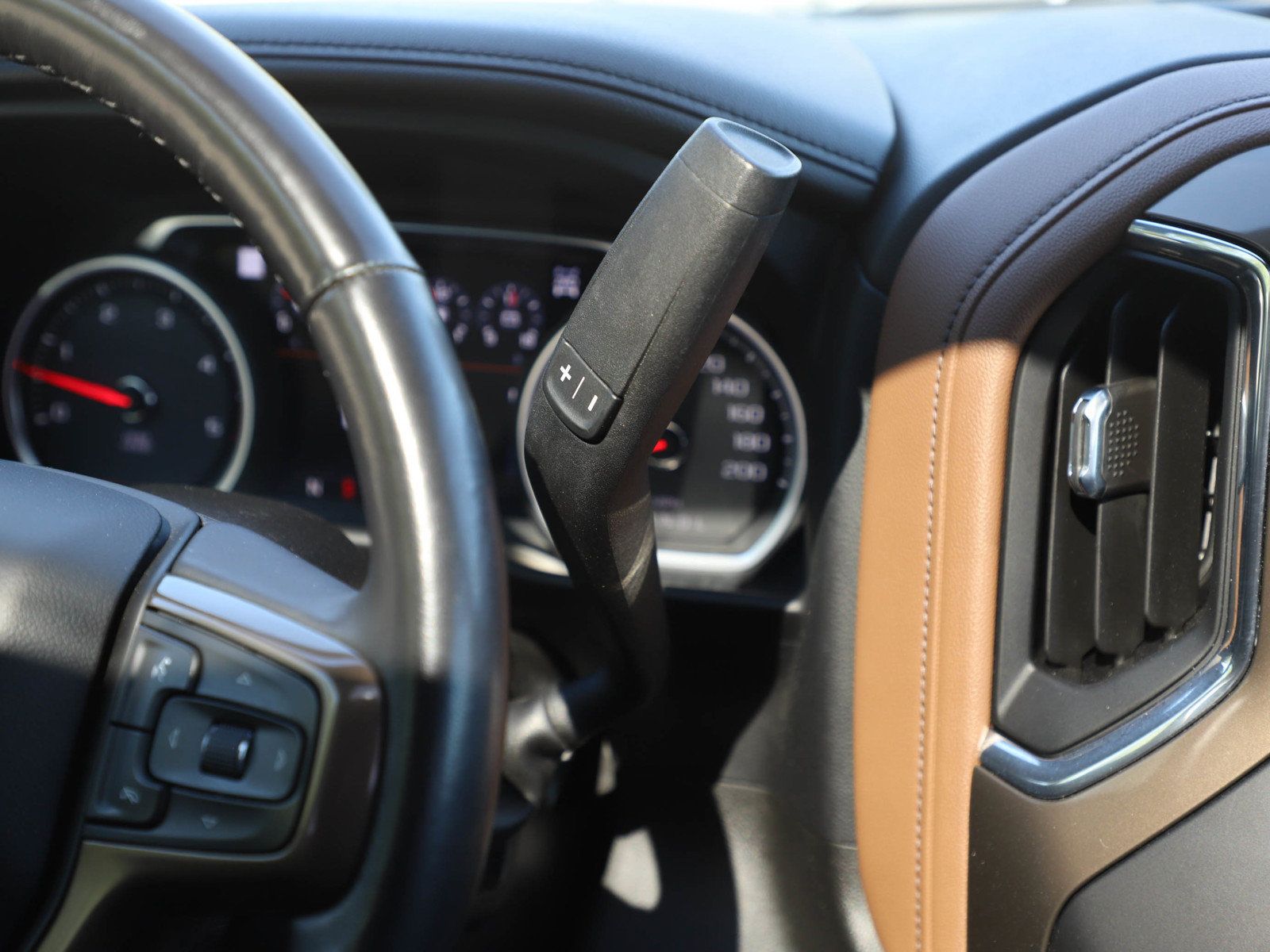 Used 2022 Chevrolet Silverado 2500 High Country w/ Safety Package II AWD/4WD image 16