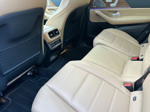 Used 2026 Mercedes-Benz GLS 450 4MATIC image 11