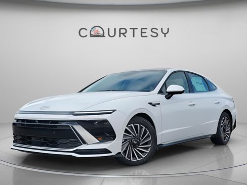 New 2025 Hyundai Sonata Limited image 1