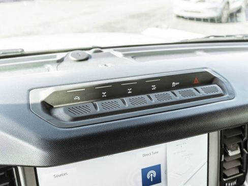 Used 2021 Ford Bronco First Edition AWD/4WD image 19