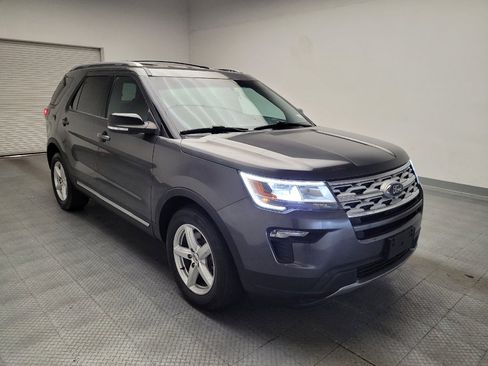 Used 2018 Ford Explorer XLT w/ Equipment Group 201A FWD image 13