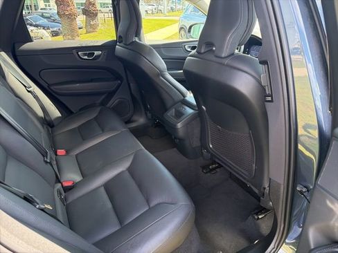 Used 2024 Volvo XC60 B5 Plus image 10