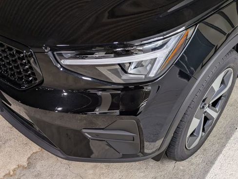 New 2026 Volvo XC40 B4 Core w/ Protection Package image 9