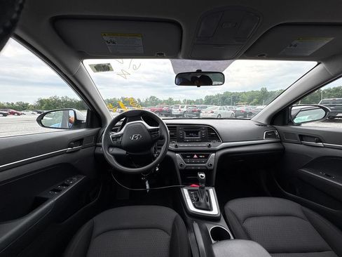 Used 2018 Hyundai Elantra SE FWD image 5