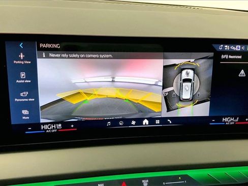 Used 2025 BMW X3 xDrive30i w/ Premium Package image 21